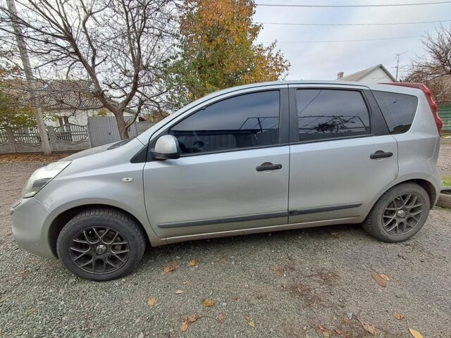 Сірий Ніссан Ноут, об'ємом двигуна 1.4 л та пробігом 118 тис. км за 6400 $, фото 5 на Automoto.ua