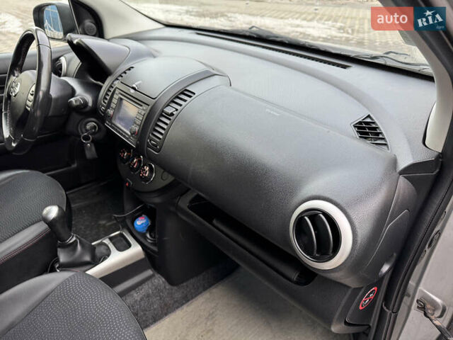 Серый Ниссан Ноут, объемом двигателя 1.6 л и пробегом 165 тыс. км за 6250 $, фото 26 на Automoto.ua