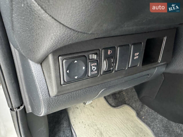 Серый Ниссан Ноут, объемом двигателя 1.6 л и пробегом 165 тыс. км за 6250 $, фото 20 на Automoto.ua