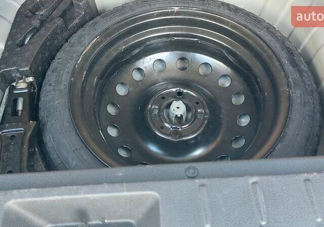 Серый Ниссан Ноут, объемом двигателя 1.6 л и пробегом 183 тыс. км за 5750 $, фото 32 на Automoto.ua