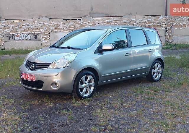 Сірий Ніссан Ноут, об'ємом двигуна 1.6 л та пробігом 183 тис. км за 5750 $, фото 5 на Automoto.ua