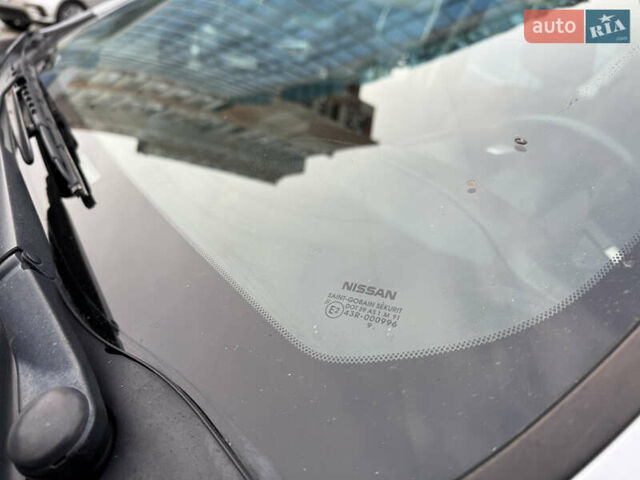 Серый Ниссан Ноут, объемом двигателя 1.6 л и пробегом 165 тыс. км за 6250 $, фото 27 на Automoto.ua