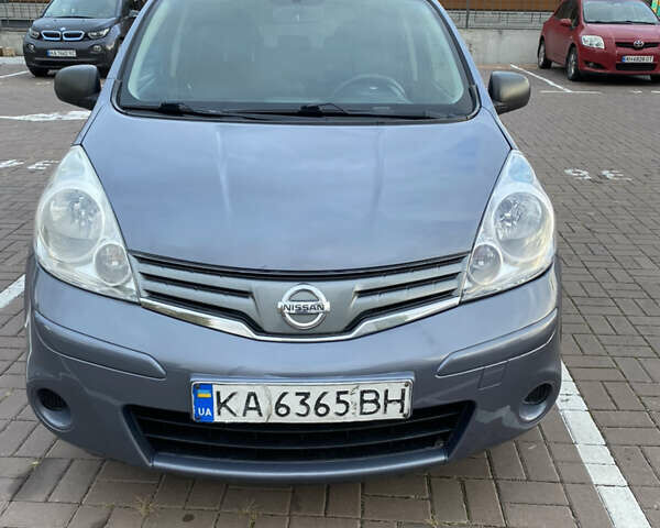 Серый Ниссан Ноут, объемом двигателя 1.46 л и пробегом 215 тыс. км за 5500 $, фото 2 на Automoto.ua