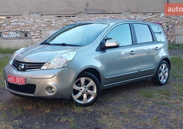 Сірий Ніссан Ноут, об'ємом двигуна 1.6 л та пробігом 183 тис. км за 5750 $, фото 1 на Automoto.ua