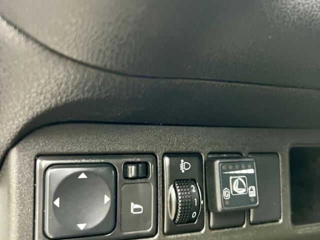 Серый Ниссан Ноут, объемом двигателя 1.6 л и пробегом 166 тыс. км за 7950 $, фото 16 на Automoto.ua