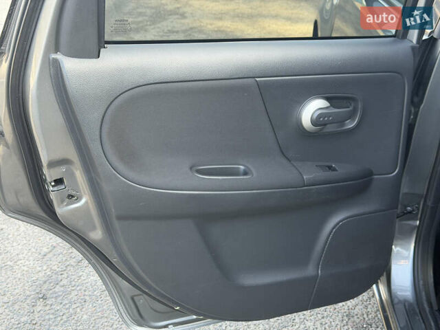 Сірий Ніссан Ноут, об'ємом двигуна 1.4 л та пробігом 212 тис. км за 6299 $, фото 44 на Automoto.ua