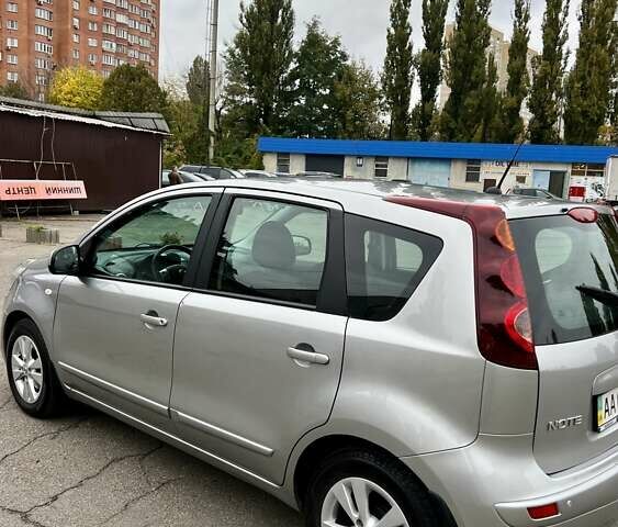 Серый Ниссан Ноут, объемом двигателя 1.6 л и пробегом 167 тыс. км за 8550 $, фото 3 на Automoto.ua