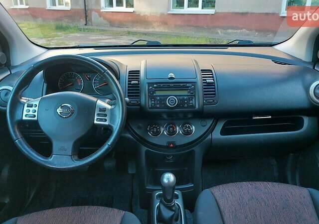 Сірий Ніссан Ноут, об'ємом двигуна 1.6 л та пробігом 183 тис. км за 5750 $, фото 20 на Automoto.ua