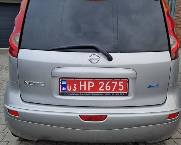 Серый Ниссан Ноут, объемом двигателя 1.4 л и пробегом 187 тыс. км за 6250 $, фото 4 на Automoto.ua