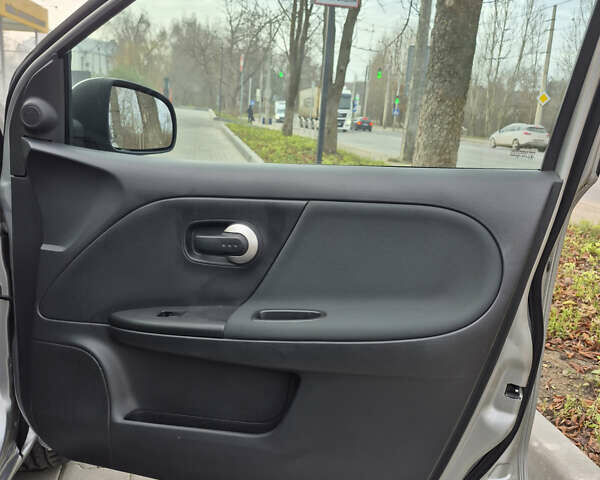 Сірий Ніссан Ноут, об'ємом двигуна 1.4 л та пробігом 187 тис. км за 5999 $, фото 14 на Automoto.ua