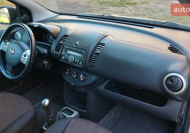 Сірий Ніссан Ноут, об'ємом двигуна 1.6 л та пробігом 183 тис. км за 5750 $, фото 27 на Automoto.ua