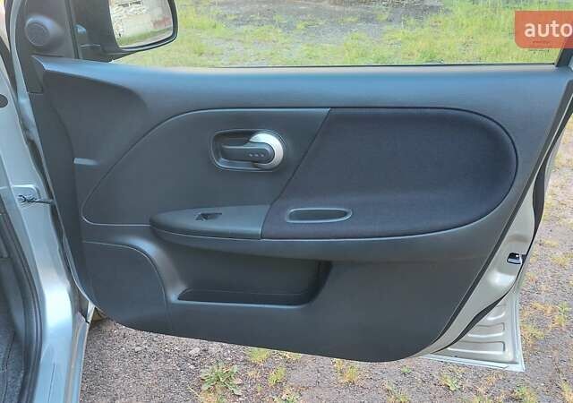 Сірий Ніссан Ноут, об'ємом двигуна 1.6 л та пробігом 183 тис. км за 5750 $, фото 28 на Automoto.ua