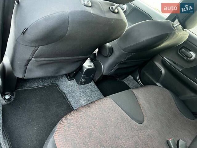 Сірий Ніссан Ноут, об'ємом двигуна 1.6 л та пробігом 159 тис. км за 6700 $, фото 29 на Automoto.ua