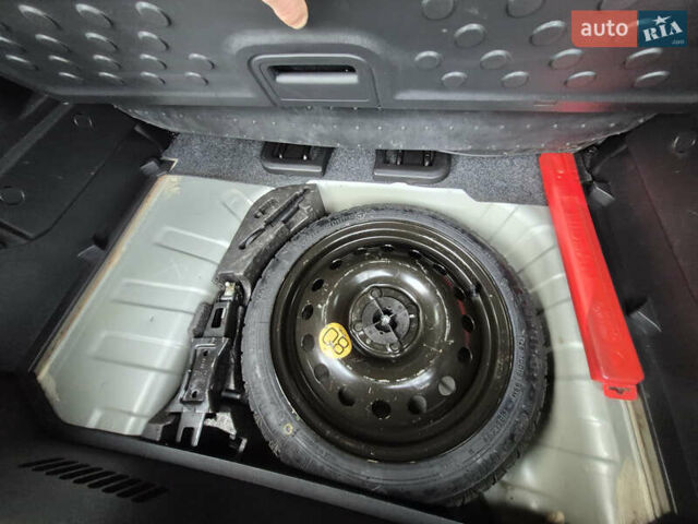 Сірий Ніссан Ноут, об'ємом двигуна 1.4 л та пробігом 187 тис. км за 5999 $, фото 23 на Automoto.ua