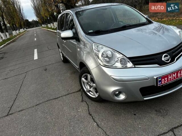 Сірий Ніссан Ноут, об'ємом двигуна 1.6 л та пробігом 159 тис. км за 6700 $, фото 5 на Automoto.ua