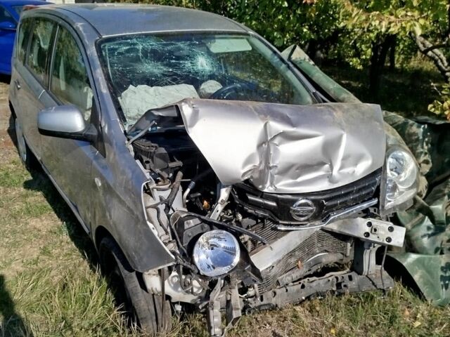 Сірий Ніссан Ноут, об'ємом двигуна 1.4 л та пробігом 2 тис. км за 447 $, фото 2 на Automoto.ua