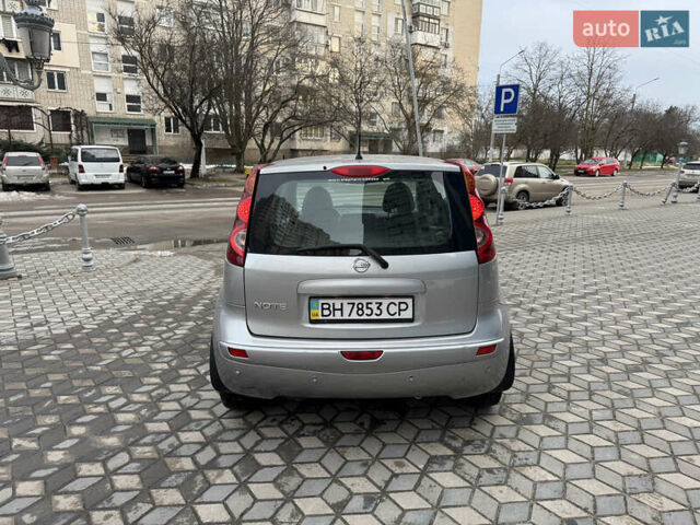 Серый Ниссан Ноут, объемом двигателя 1.6 л и пробегом 165 тыс. км за 6250 $, фото 9 на Automoto.ua