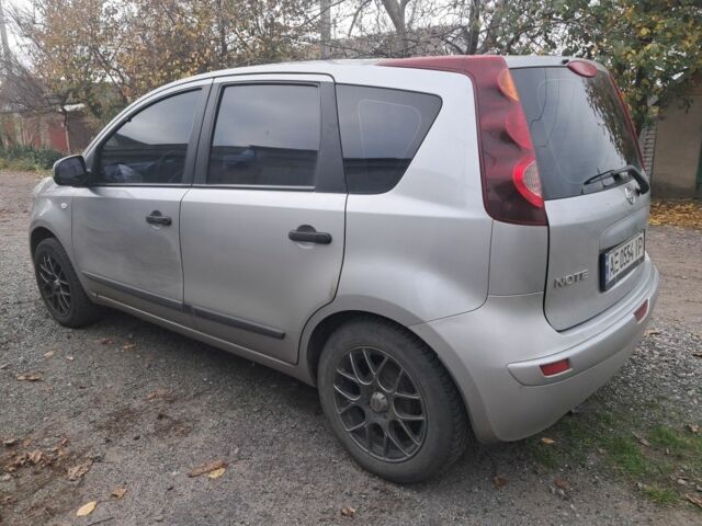 Сірий Ніссан Ноут, об'ємом двигуна 1.4 л та пробігом 118 тис. км за 6400 $, фото 2 на Automoto.ua