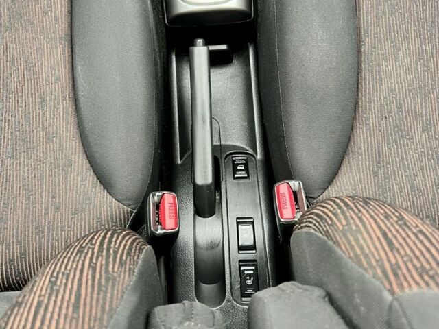 Серый Ниссан Ноут, объемом двигателя 1.6 л и пробегом 166 тыс. км за 7950 $, фото 15 на Automoto.ua