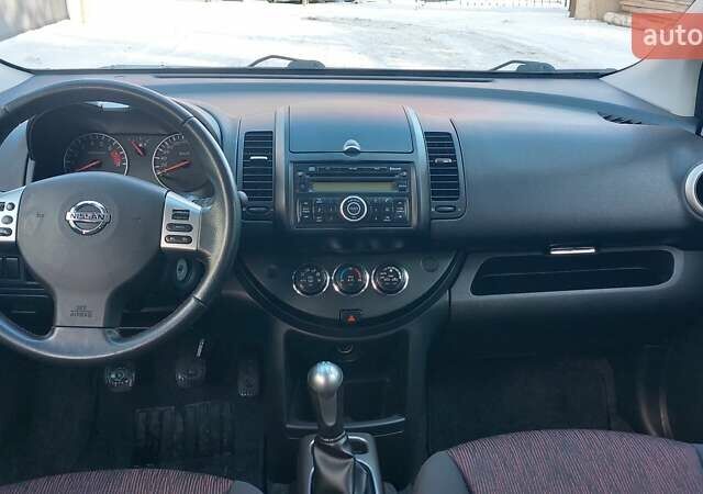Серый Ниссан Ноут, объемом двигателя 1.6 л и пробегом 183 тыс. км за 5750 $, фото 19 на Automoto.ua