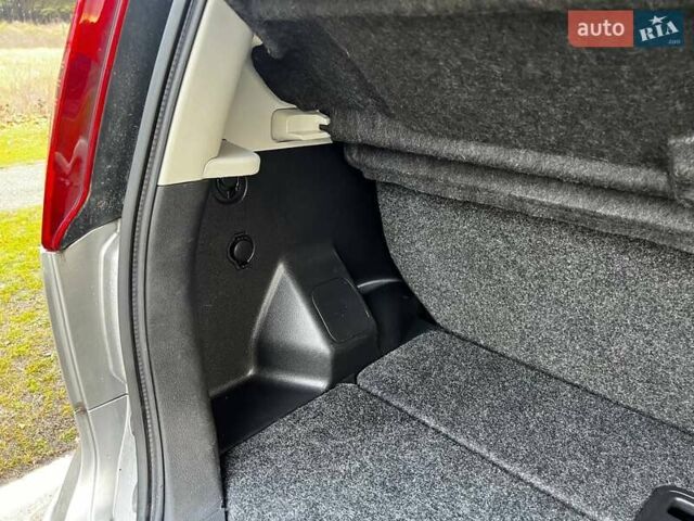 Сірий Ніссан Ноут, об'ємом двигуна 1.6 л та пробігом 159 тис. км за 6700 $, фото 37 на Automoto.ua