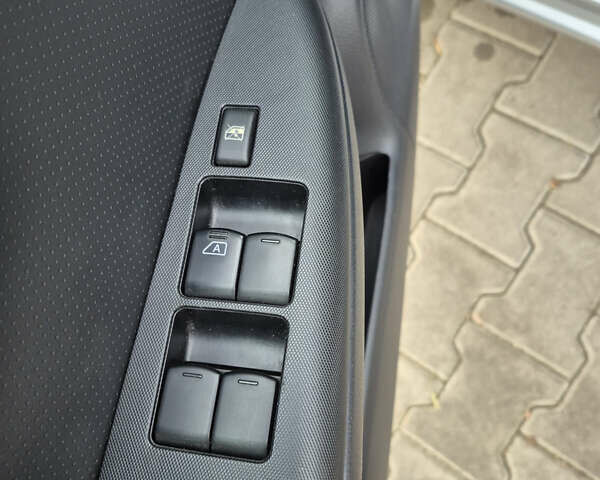 Сірий Ніссан Ноут, об'ємом двигуна 1.4 л та пробігом 187 тис. км за 5999 $, фото 29 на Automoto.ua