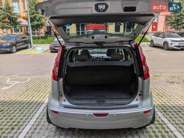 Серый Ниссан Ноут, объемом двигателя 1.6 л и пробегом 246 тыс. км за 6900 $, фото 7 на Automoto.ua