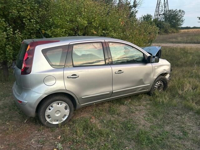 Сірий Ніссан Ноут, об'ємом двигуна 1.4 л та пробігом 2 тис. км за 447 $, фото 5 на Automoto.ua