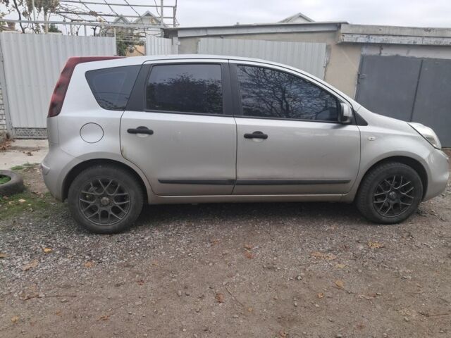 Сірий Ніссан Ноут, об'ємом двигуна 1.4 л та пробігом 118 тис. км за 6400 $, фото 4 на Automoto.ua