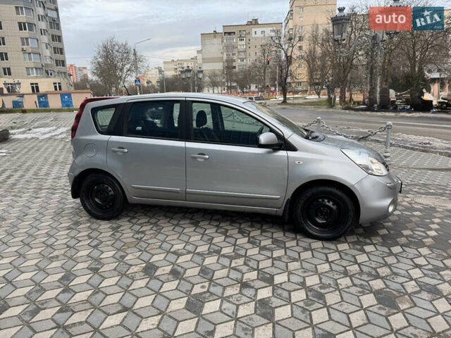 Серый Ниссан Ноут, объемом двигателя 1.6 л и пробегом 165 тыс. км за 6250 $, фото 6 на Automoto.ua