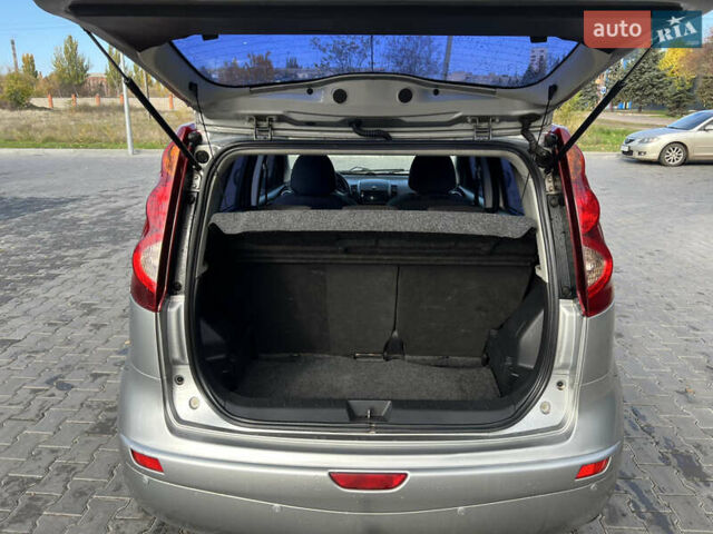 Ніссан Ноут 2010 у Кривому Розі на Automoto.ua Сірий Ніссан Ноут, об'ємом двигуна 1.39 л та пробігом 157 тис. км за 4500 $, фото 6 на Automoto.ua