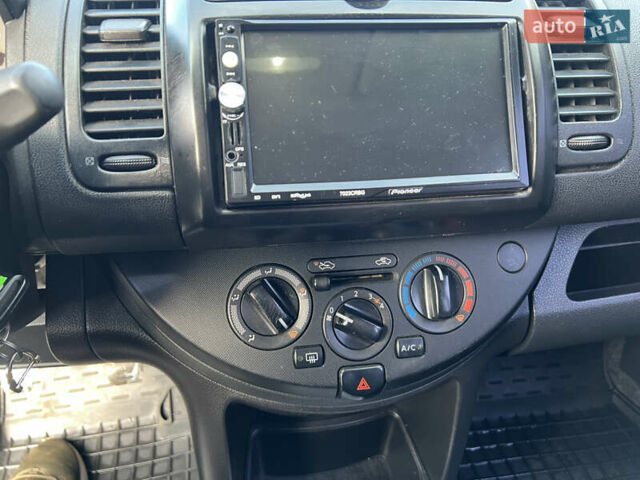 Ніссан Ноут 2010 у Кривому Розі на Automoto.ua Сірий Ніссан Ноут, об'ємом двигуна 1.39 л та пробігом 157 тис. км за 4500 $, фото 9 на Automoto.ua