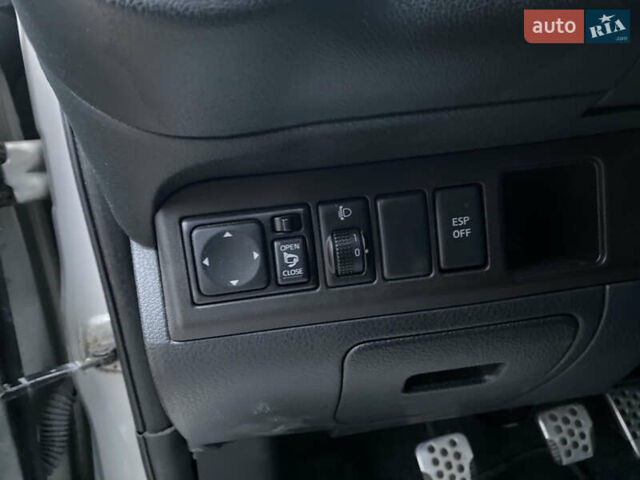 Серый Ниссан Ноут, объемом двигателя 1.6 л и пробегом 148 тыс. км за 6890 $, фото 12 на Automoto.ua