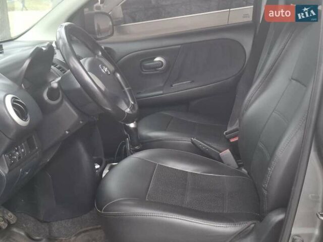 Серый Ниссан Ноут, объемом двигателя 1.4 л и пробегом 278 тыс. км за 5600 $, фото 1 на Automoto.ua