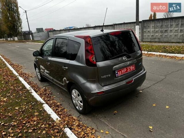 Серый Ниссан Ноут, объемом двигателя 1.39 л и пробегом 140 тыс. км за 6700 $, фото 3 на Automoto.ua
