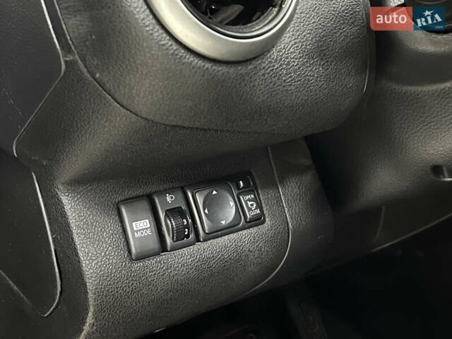 Ніссан Ноут 2011 у Одесі на Automoto.ua Сірий Ніссан Ноут, об'ємом двигуна 1.5 л та пробігом 49 тис. км за 6999 $, фото 9 на Automoto.ua