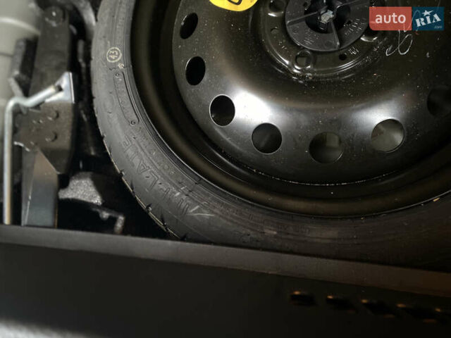 Серый Ниссан Ноут, объемом двигателя 1.6 л и пробегом 170 тыс. км за 8190 $, фото 20 на Automoto.ua