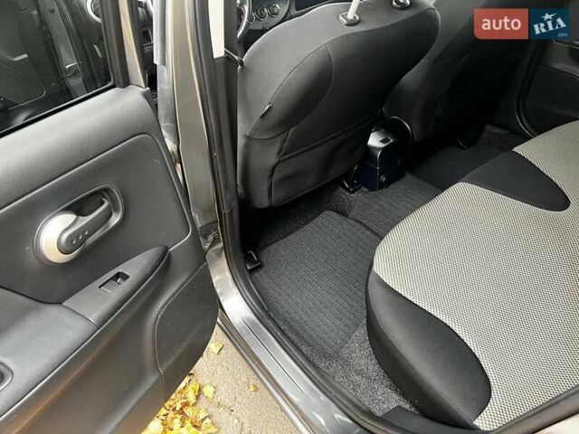 Серый Ниссан Ноут, объемом двигателя 1.39 л и пробегом 140 тыс. км за 6700 $, фото 25 на Automoto.ua