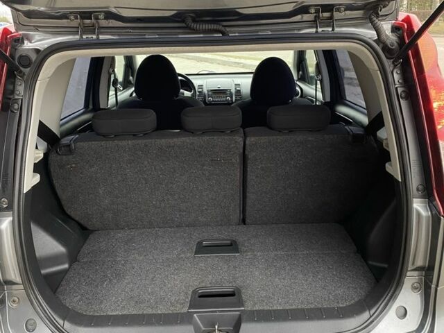 Сірий Ніссан Ноут, об'ємом двигуна 1.4 л та пробігом 190 тис. км за 5950 $, фото 23 на Automoto.ua