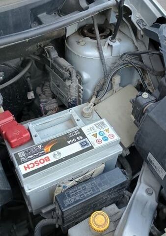 Серый Ниссан Ноут, объемом двигателя 1.39 л и пробегом 140 тыс. км за 5500 $, фото 4 на Automoto.ua