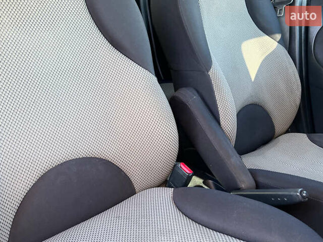 Сірий Ніссан Ноут, об'ємом двигуна 1.46 л та пробігом 212 тис. км за 6000 $, фото 22 на Automoto.ua