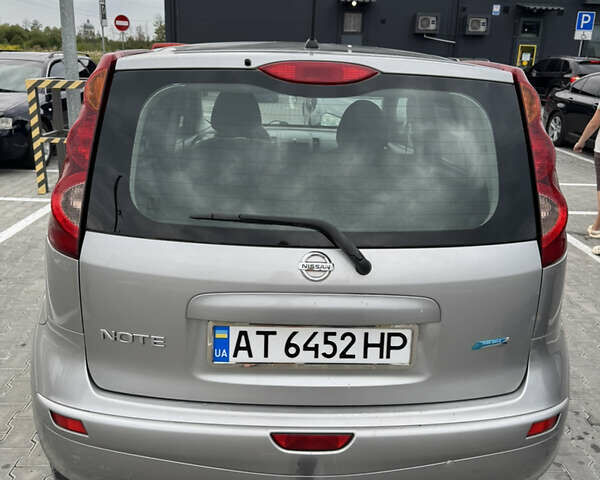 Сірий Ніссан Ноут, об'ємом двигуна 1.39 л та пробігом 128 тис. км за 5800 $, фото 3 на Automoto.ua