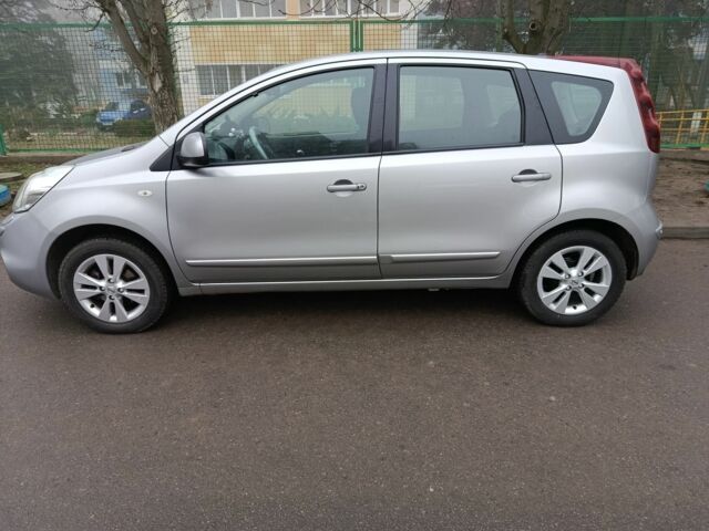 Серый Ниссан Ноут, объемом двигателя 1.4 л и пробегом 141 тыс. км за 7800 $, фото 5 на Automoto.ua