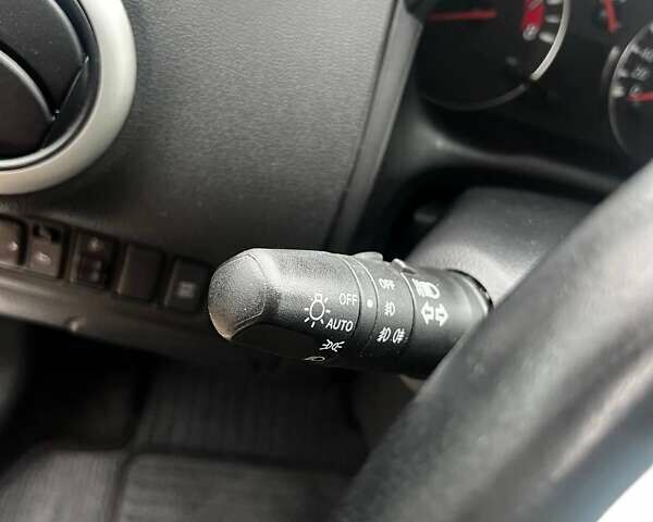 Серый Ниссан Ноут, объемом двигателя 1.39 л и пробегом 140 тыс. км за 6700 $, фото 13 на Automoto.ua