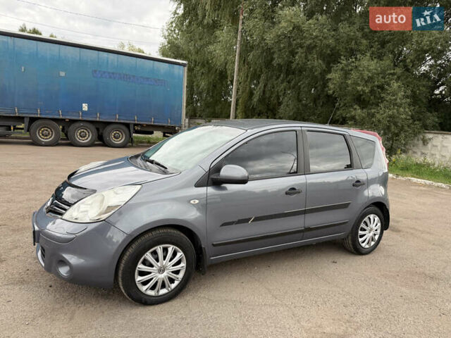 Серый Ниссан Ноут, объемом двигателя 1.6 л и пробегом 175 тыс. км за 5950 $, фото 1 на Automoto.ua