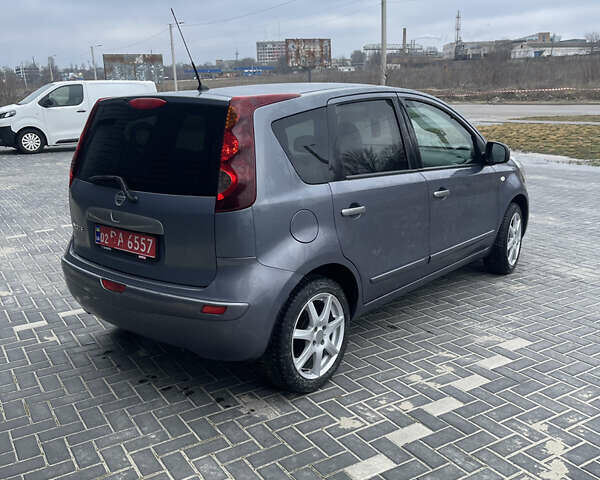 Сірий Ніссан Ноут, об'ємом двигуна 1.6 л та пробігом 211 тис. км за 8600 $, фото 4 на Automoto.ua