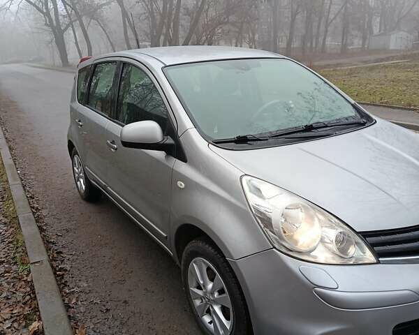 Серый Ниссан Ноут, объемом двигателя 1.39 л и пробегом 141 тыс. км за 7800 $, фото 1 на Automoto.ua