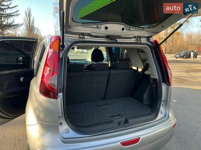 Серый Ниссан Ноут, объемом двигателя 1.39 л и пробегом 265 тыс. км за 4800 $, фото 24 на Automoto.ua