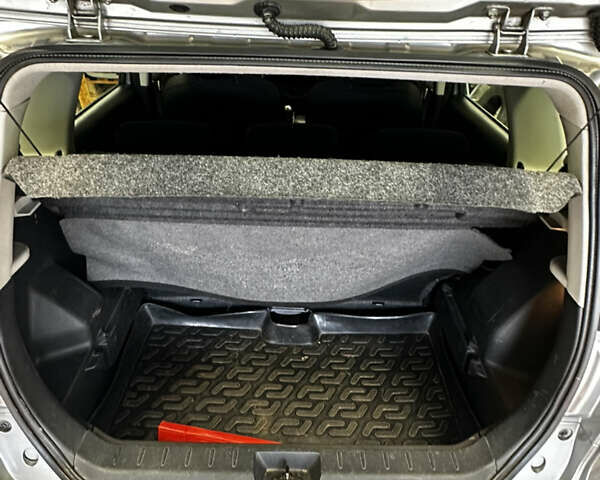 Серый Ниссан Ноут, объемом двигателя 1.39 л и пробегом 120 тыс. км за 7300 $, фото 17 на Automoto.ua