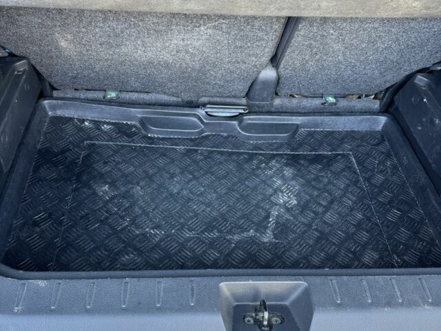 Серый Ниссан Ноут, объемом двигателя 1.4 л и пробегом 126 тыс. км за 6200 $, фото 18 на Automoto.ua